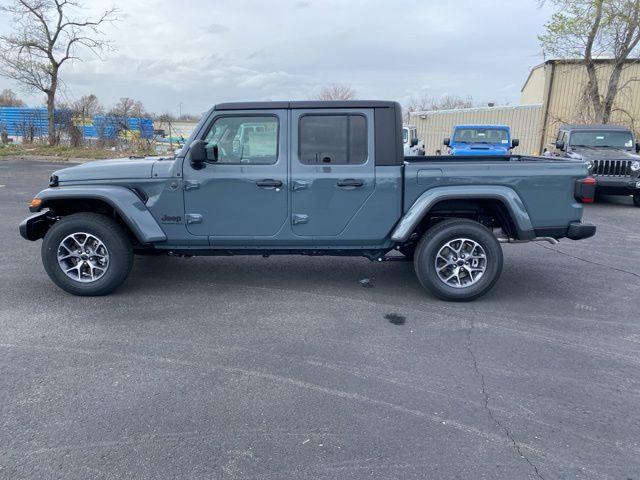 2024 Jeep Gladiator Sport 8