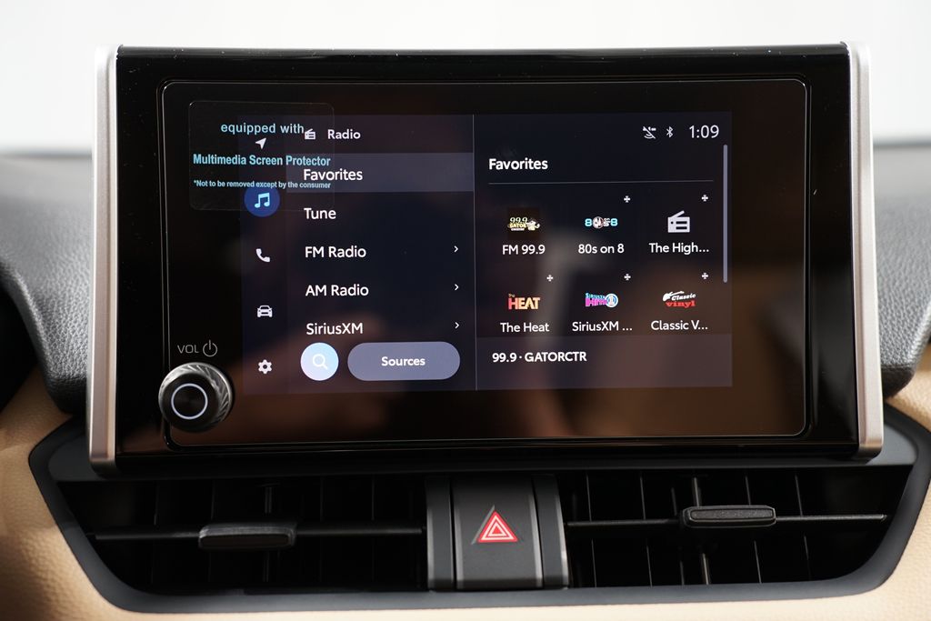 2025 Toyota RAV4 LE 18