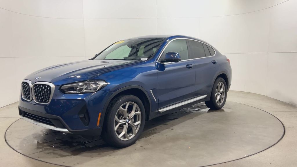 Thumbnail: 2025 BMW X4 - 4