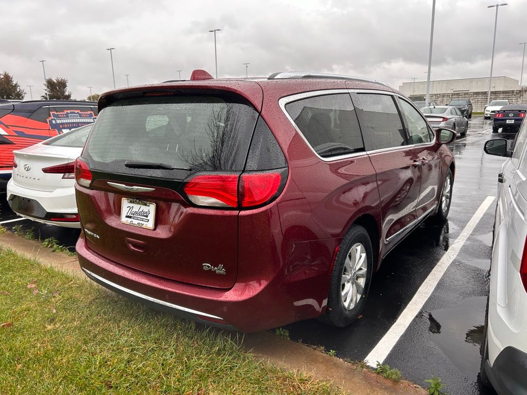 2018 Chrysler Pacifica Touring L 3