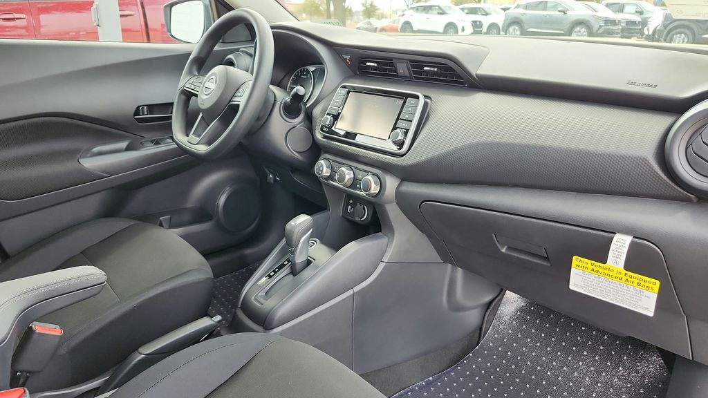 2025 Nissan Kicks Play