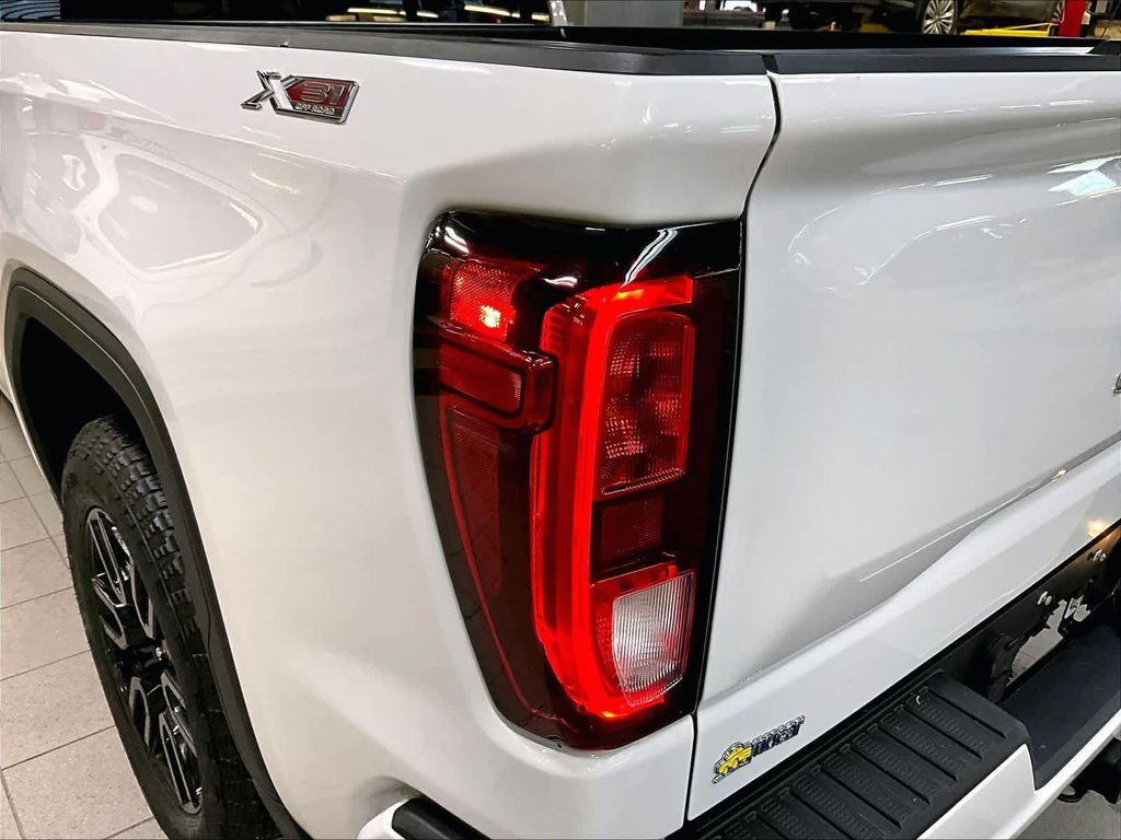 2023 GMC Sierra 1500 — photo 35