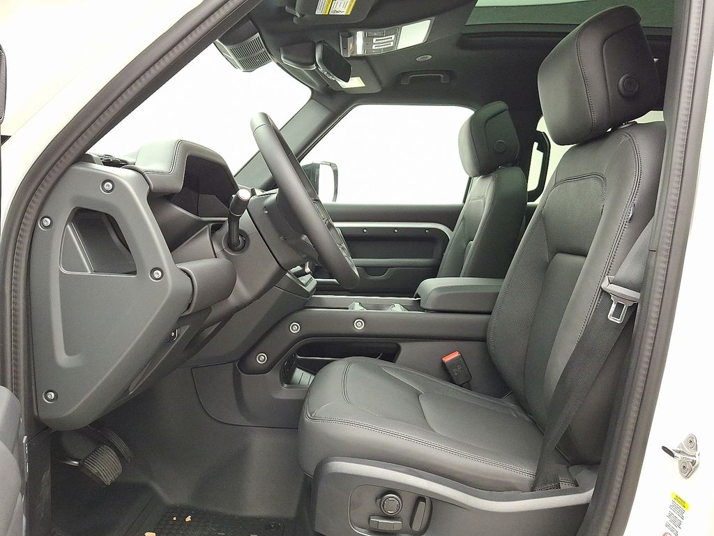 2025 Land Rover Defender 110 7