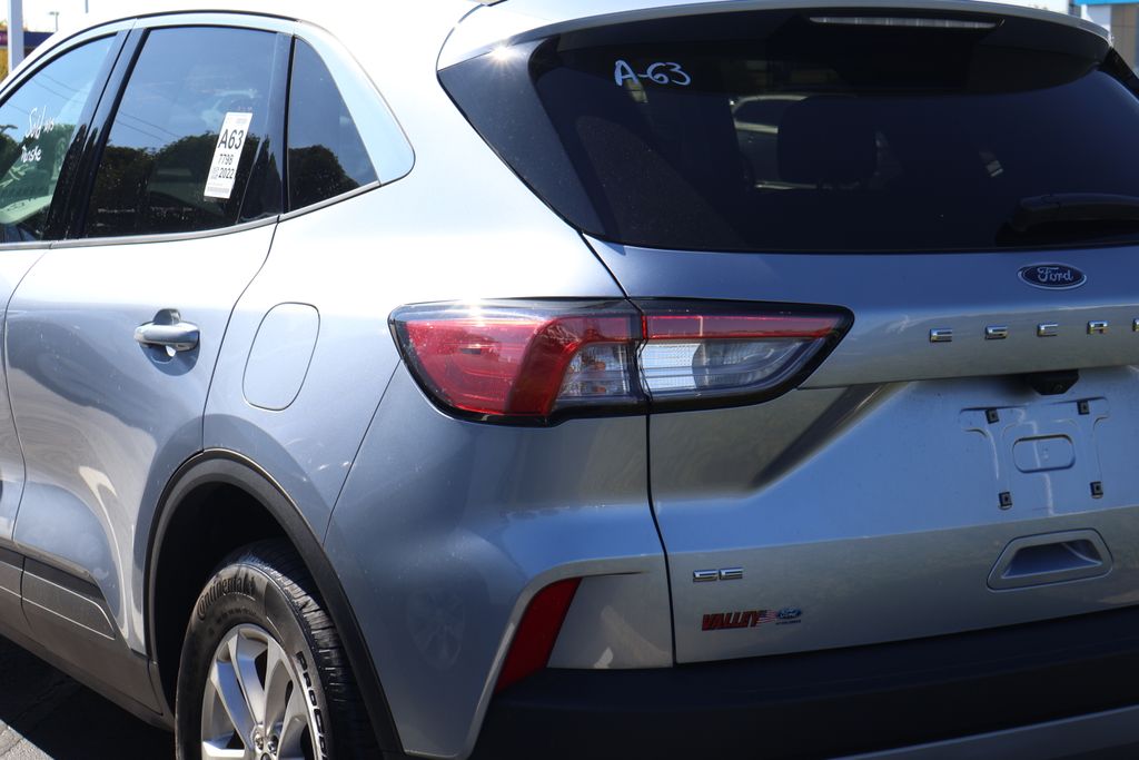 Thumbnail: 2022 Ford Escape - 9