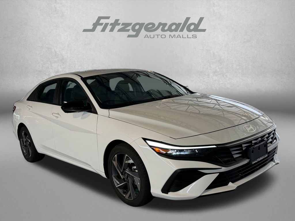 Serenity White 2025 Hyundai Elantra Sedan Front-Wheel Drive Continuously Variable Transmission