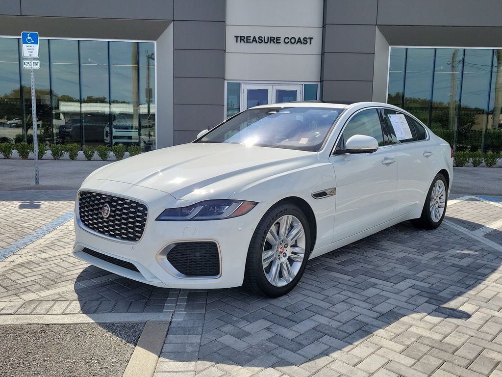 White 2021 Jaguar XF Sedan Rear-Wheel Drive 8-Speed Automatic