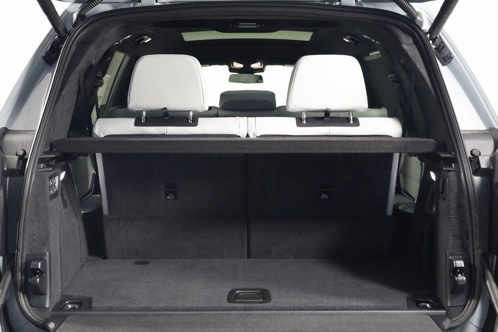 2025 BMW X7 xDrive40i 9