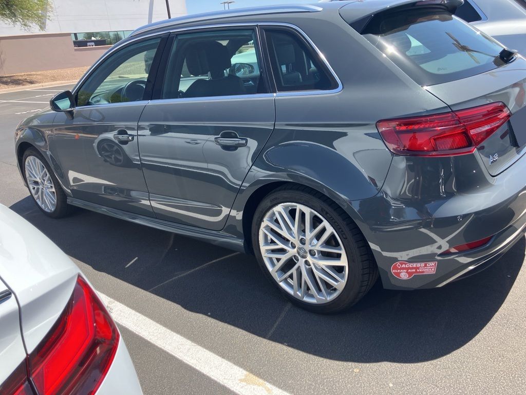 Thumbnail: 2018 Audi A3 e-tron - 5