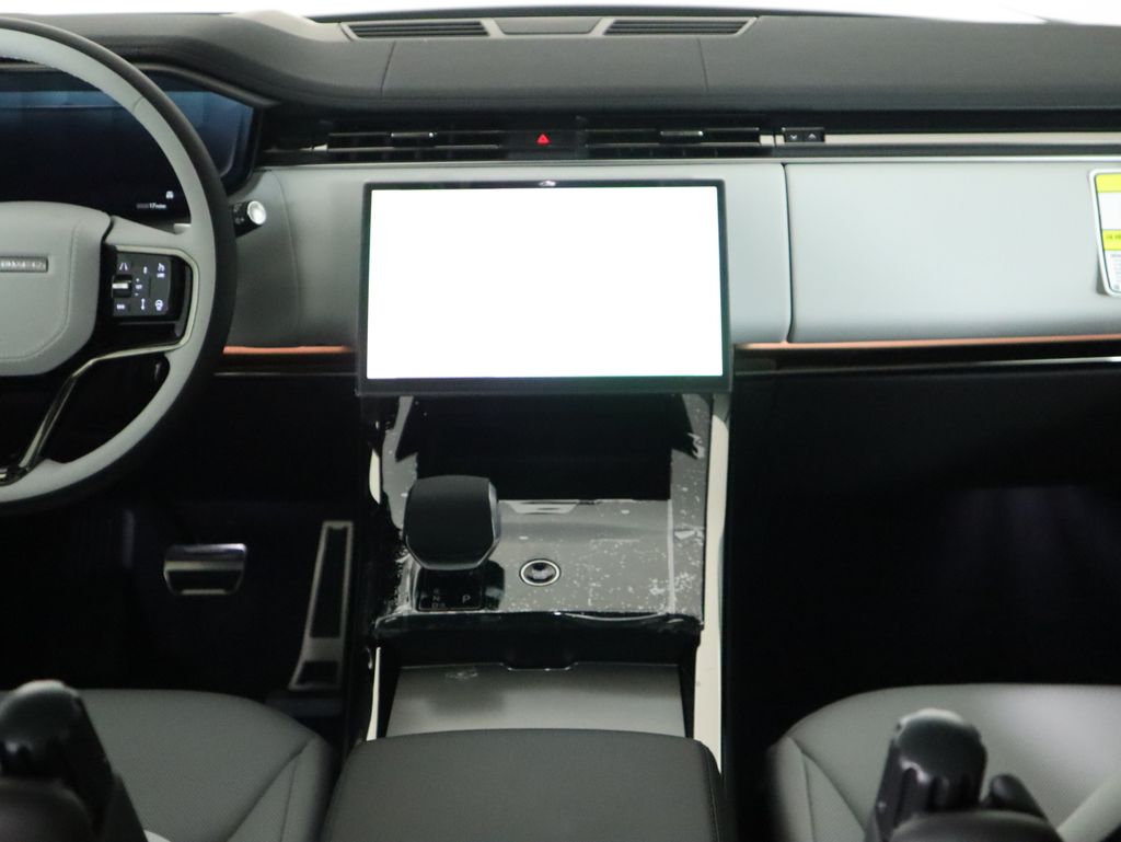 Thumbnail: 2025 Land Rover Range Rover Sport - 15