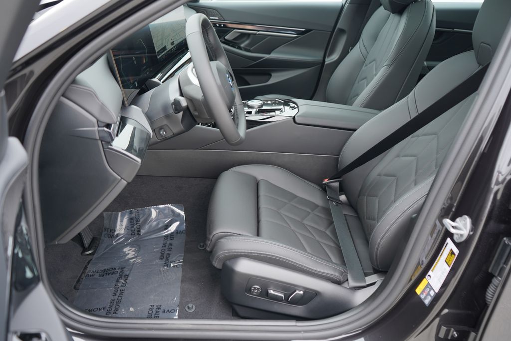 Thumbnail: 2026 BMW i5 - 11