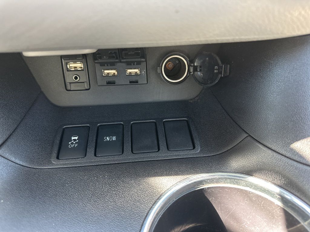 2019 Celestial Silver Metallic Toyota Highlander XLE FWD SUV