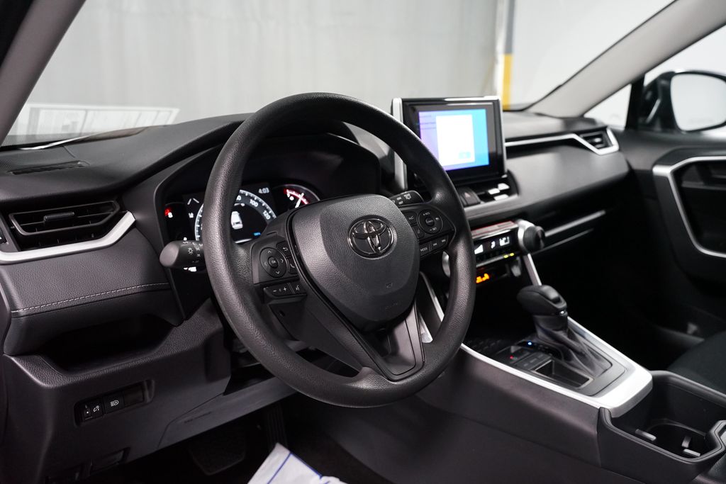 Thumbnail: 2025 Toyota RAV4 - 15