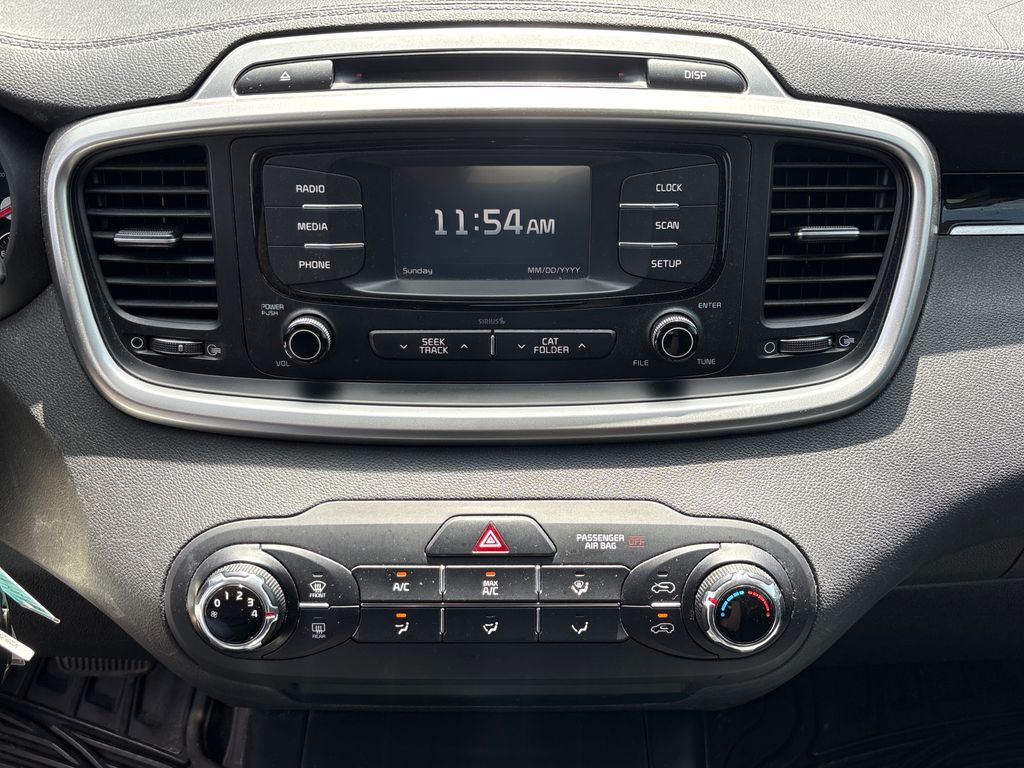 Used 2017 Silver Kia LX image 24