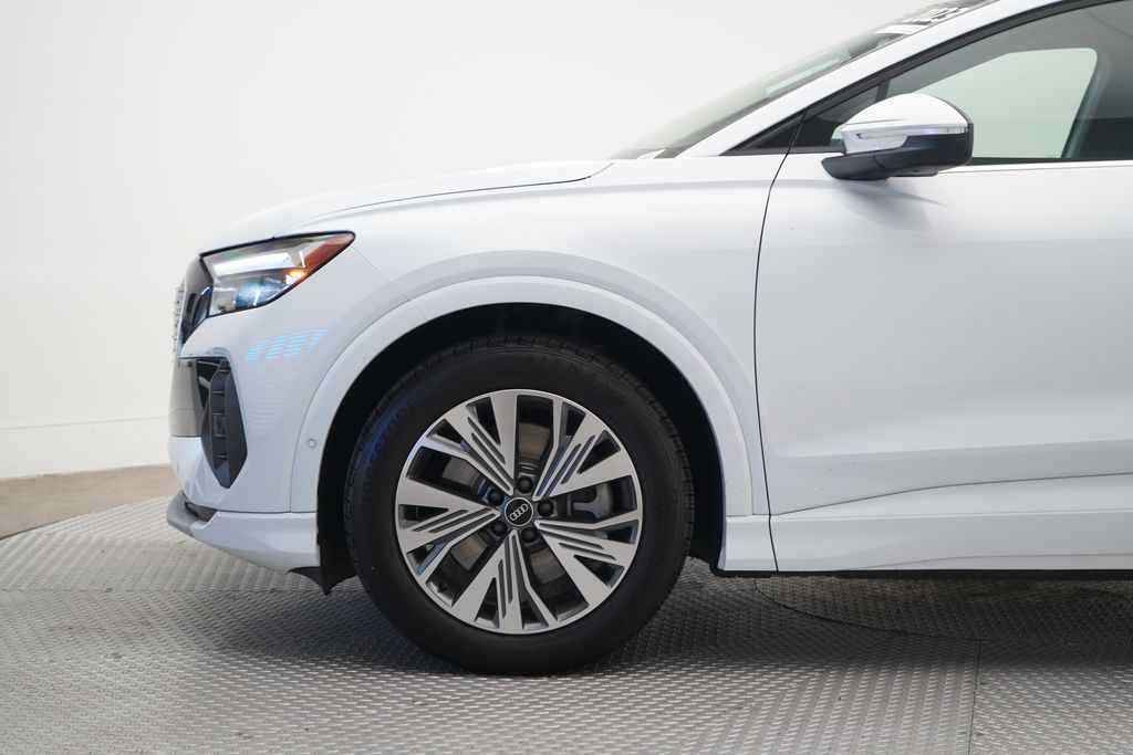 Thumbnail: 2023 Audi Q4 e-tron - 2