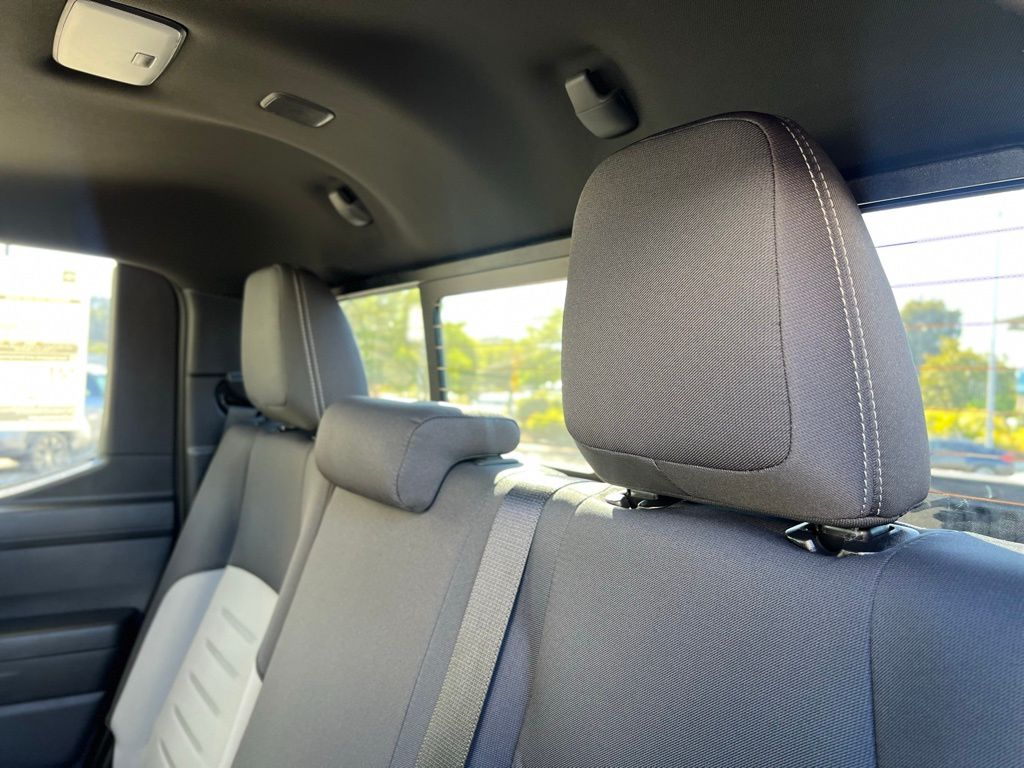 2025 Toyota Tacoma TRD Sport Double Cab photo 11