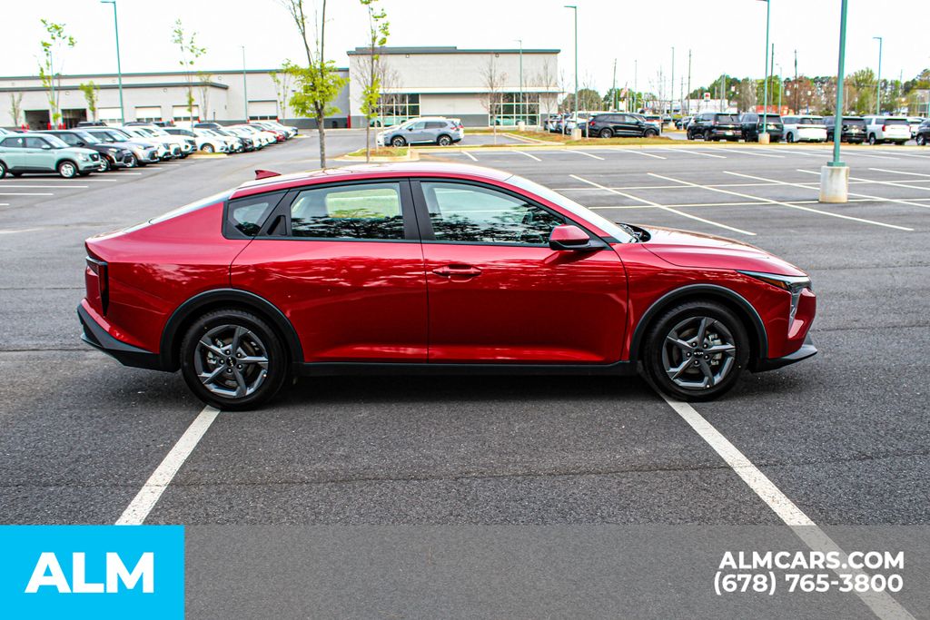 Used 2025 Red Kia LXS image 9