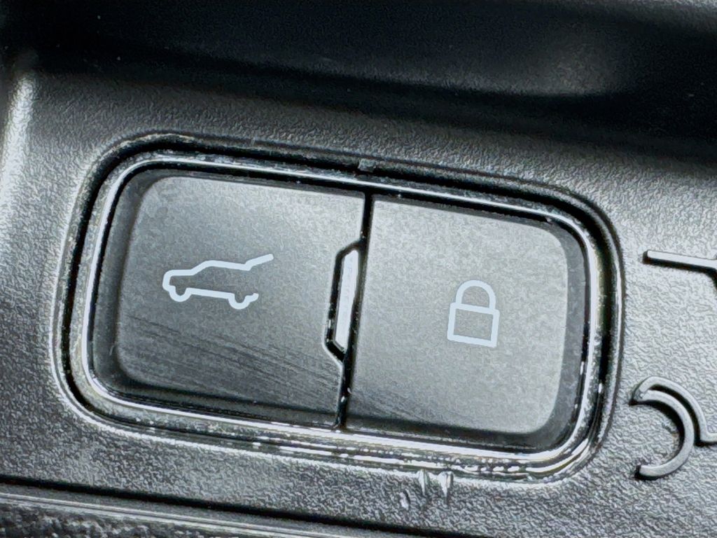 Used Car 2020 Ford Explorer  Xlt For Sale Under $20,000 In Austin, Texas