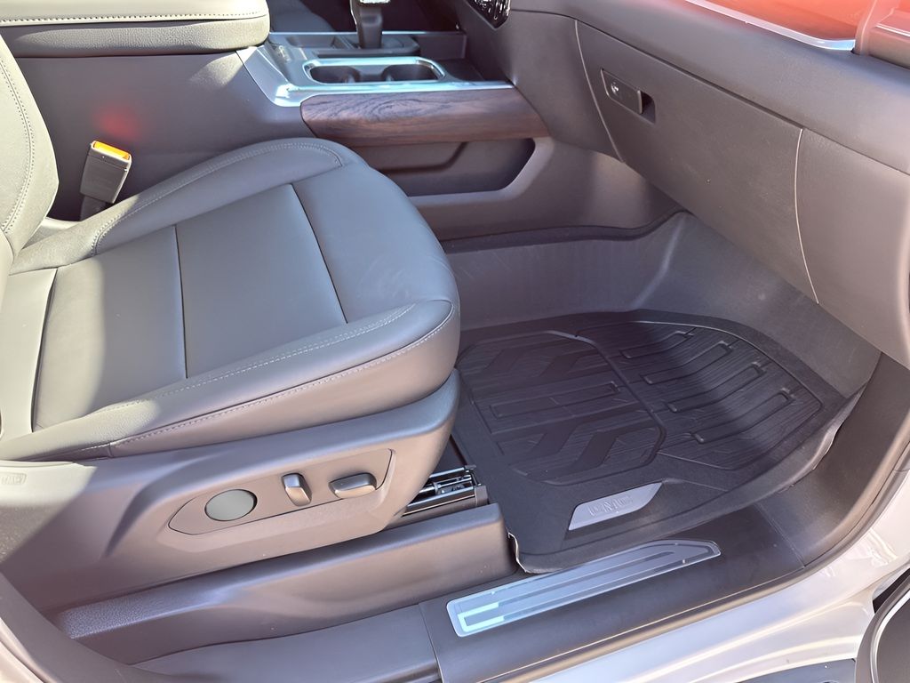 New 2026 White GMC SLT image 16