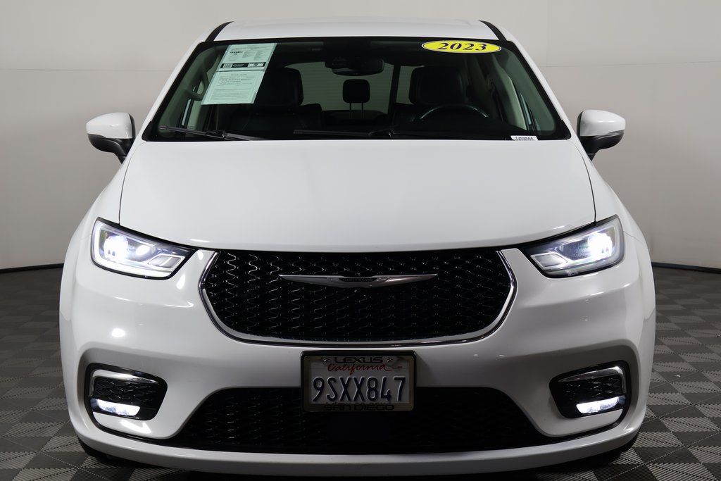 Thumbnail: 2023 Chrysler Pacifica - 2