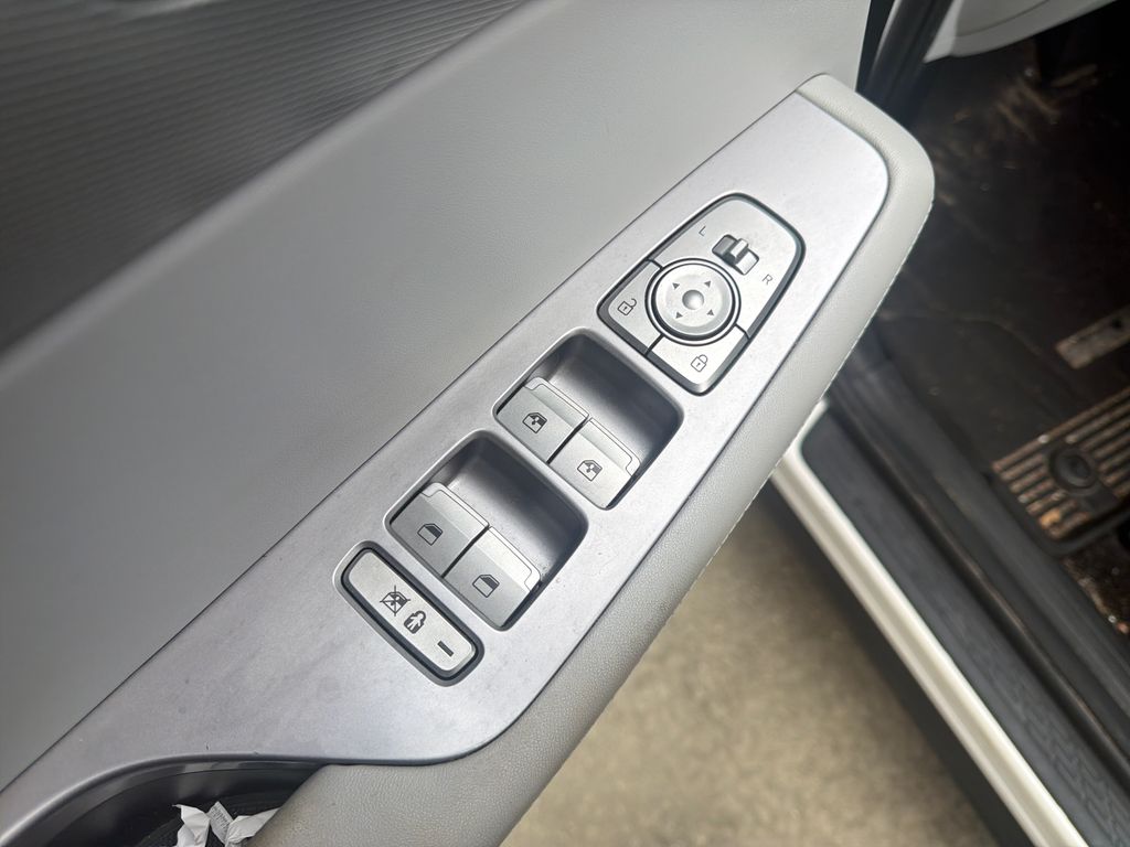 Certified Used 2021 White Hyundai SEL image 17