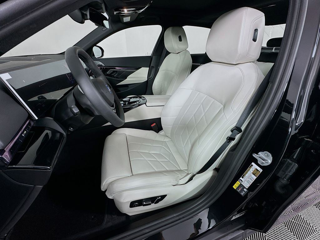 Thumbnail: 2026 BMW i5 - 16