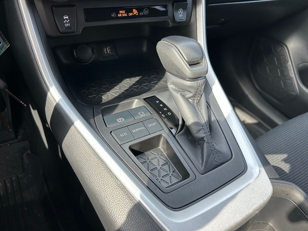 Thumbnail: 2024 Toyota RAV4 - 25