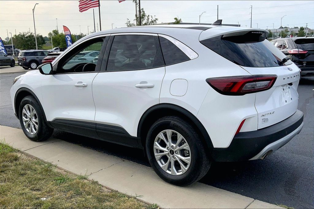 Used 2024 Ford Escape Active with VIN 1FMCU9GN4RUB49407 for sale in Kansas City