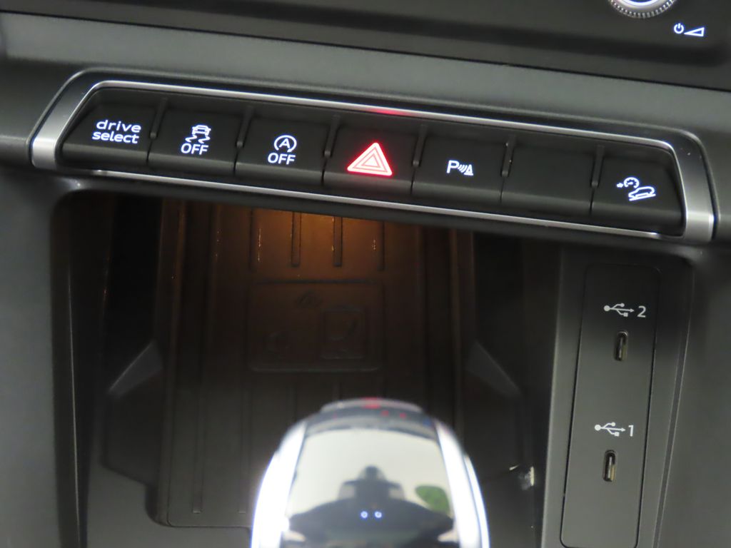 Thumbnail: 2025 Audi Q3 - 23