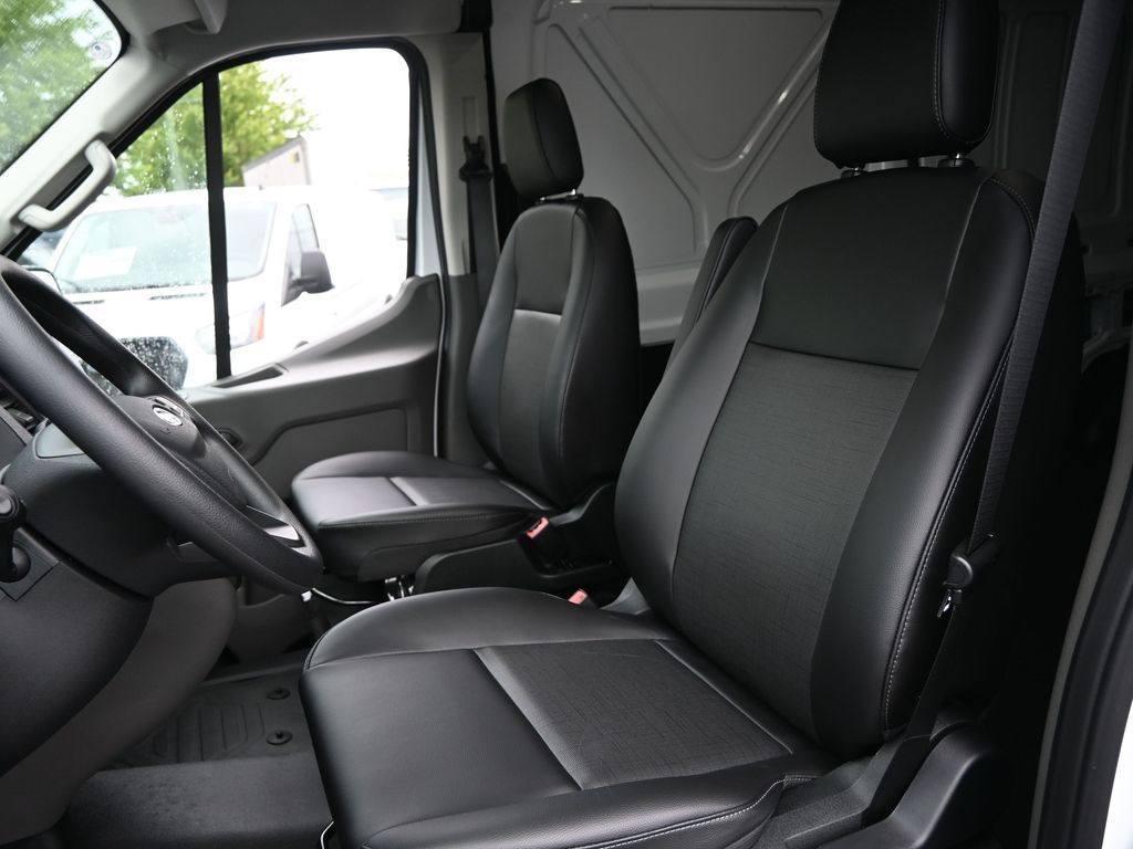 2025 Ford Transit 350