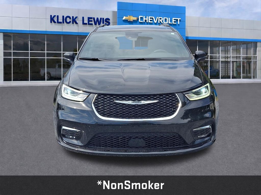 2022 Chrysler Pacifica Touring Black at South Hills CDJR