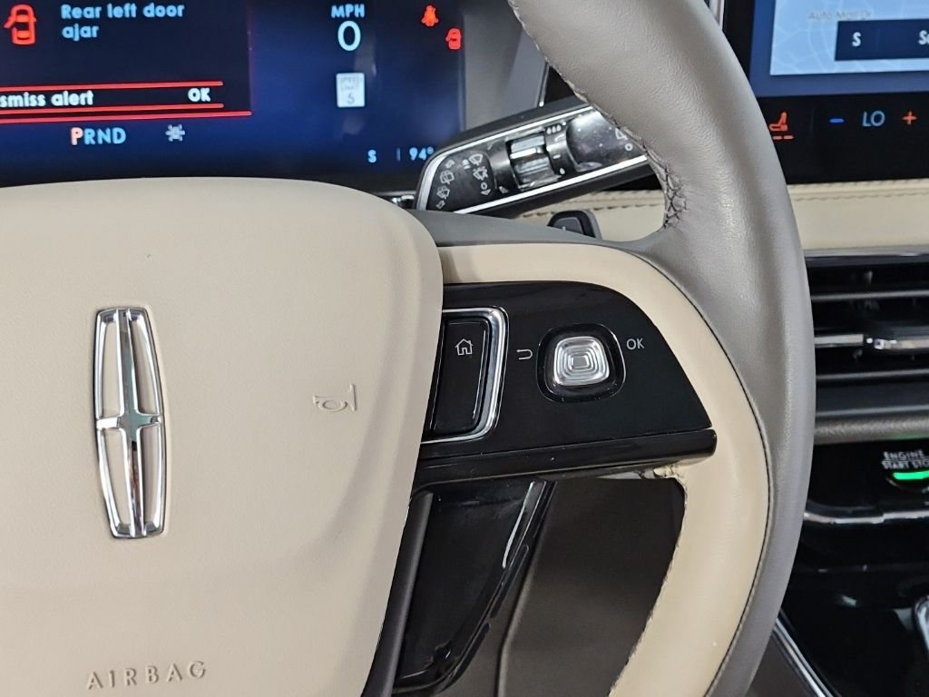 Thumbnail: 2023 Lincoln Corsair - 28