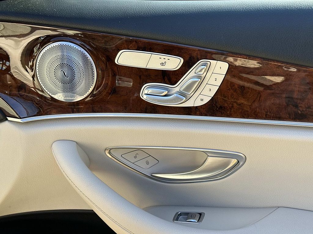 Thumbnail: 2019 Mercedes-Benz E-Class - 19