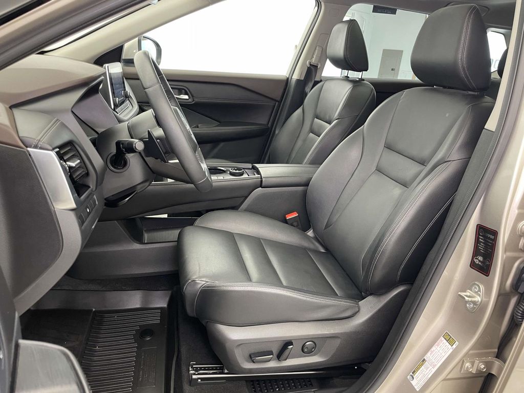 2022 Nissan Rogue SL - 4
