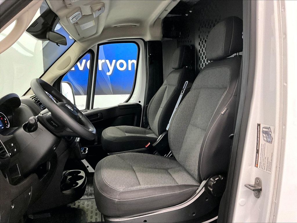 2025 Ram ProMaster 2500 — photo 10