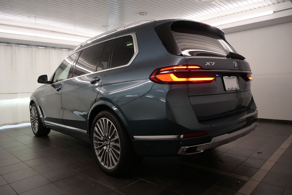 2025 BMW X7 xDrive40i 5