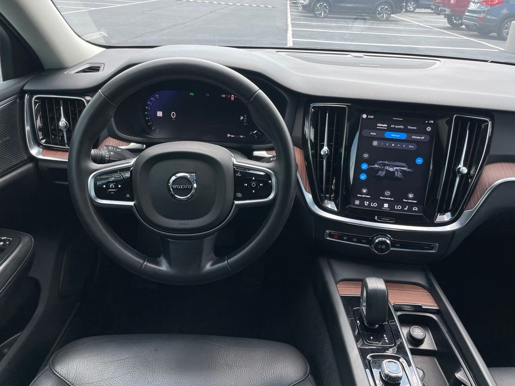 Thumbnail: 2025 Volvo S60 - 11