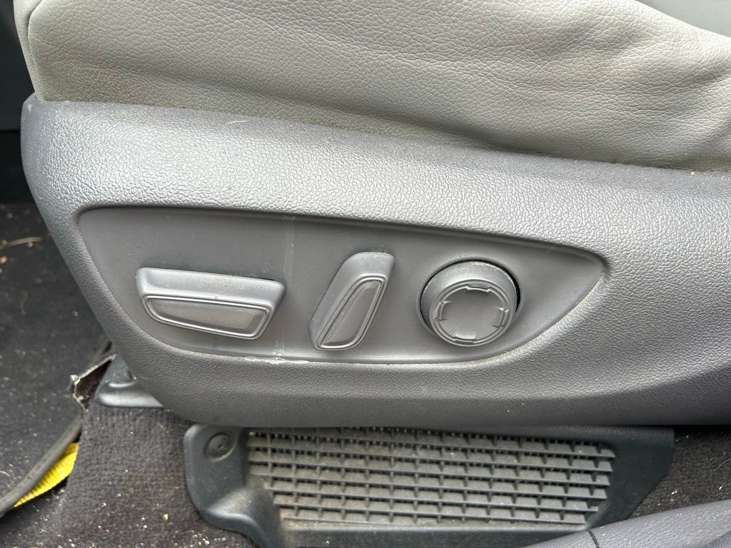 Thumbnail: 2021 Toyota Sienna - 17