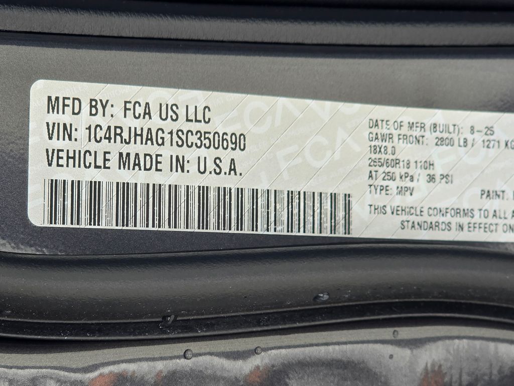 2025 Baltic Gray Metallic Clearcoat Jeep Grand Cherokee Laredo X 4X4 SUV