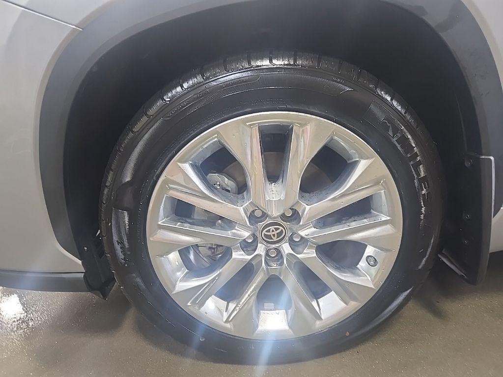 Used 2023 Toyota Highlander SUV