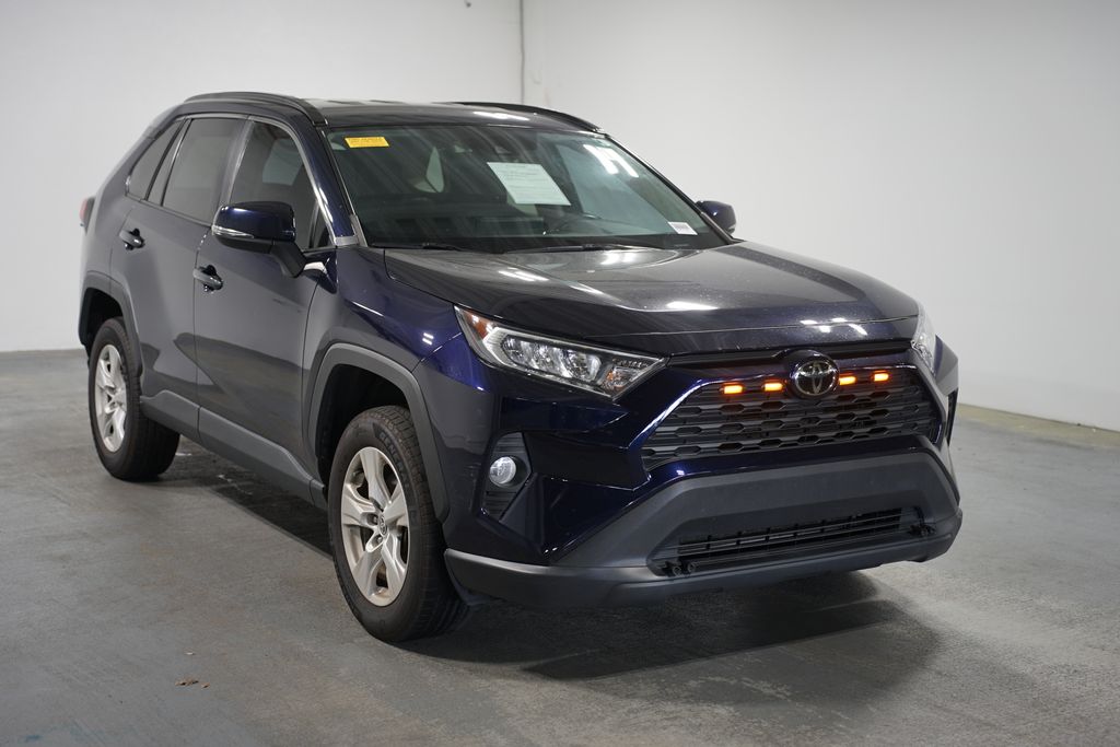 2021 Toyota RAV4 XLE 3