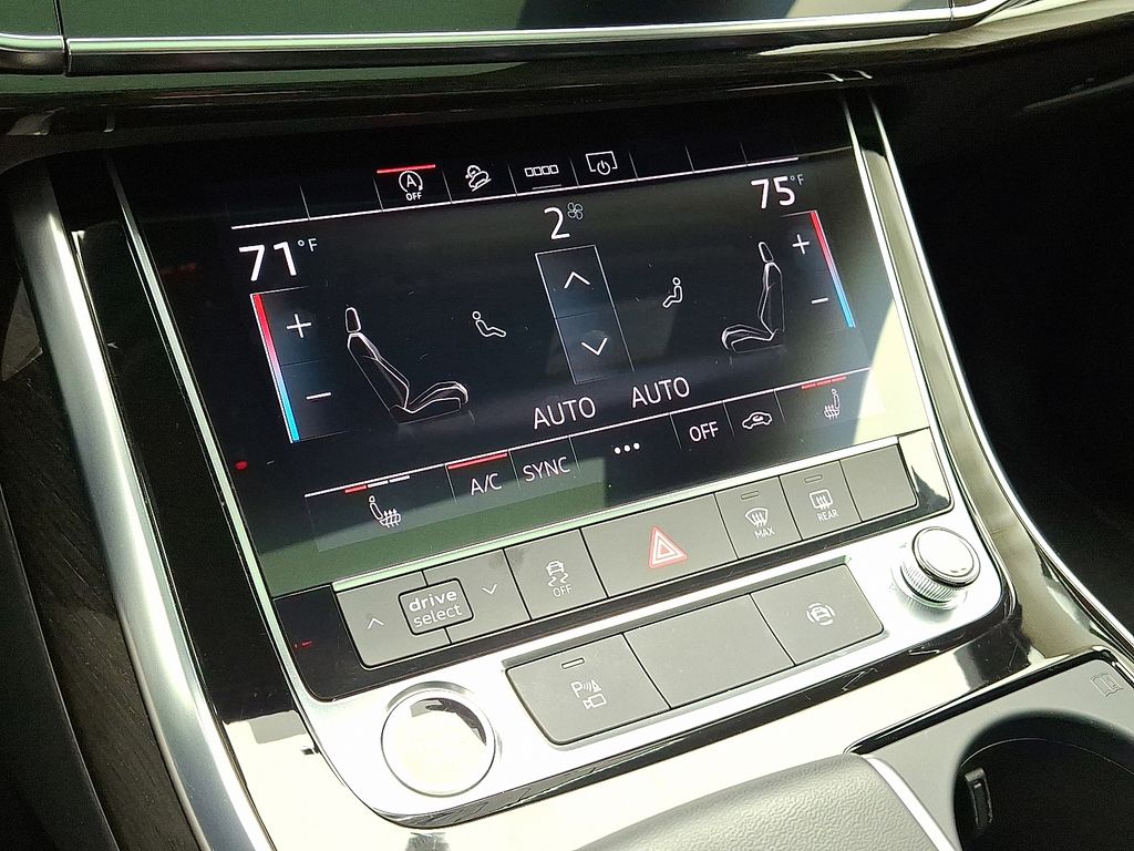 Thumbnail: 2025 Audi Q7 - 16