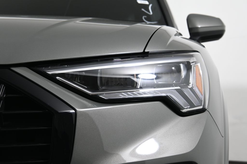 Thumbnail: 2025 Audi Q3 - 10