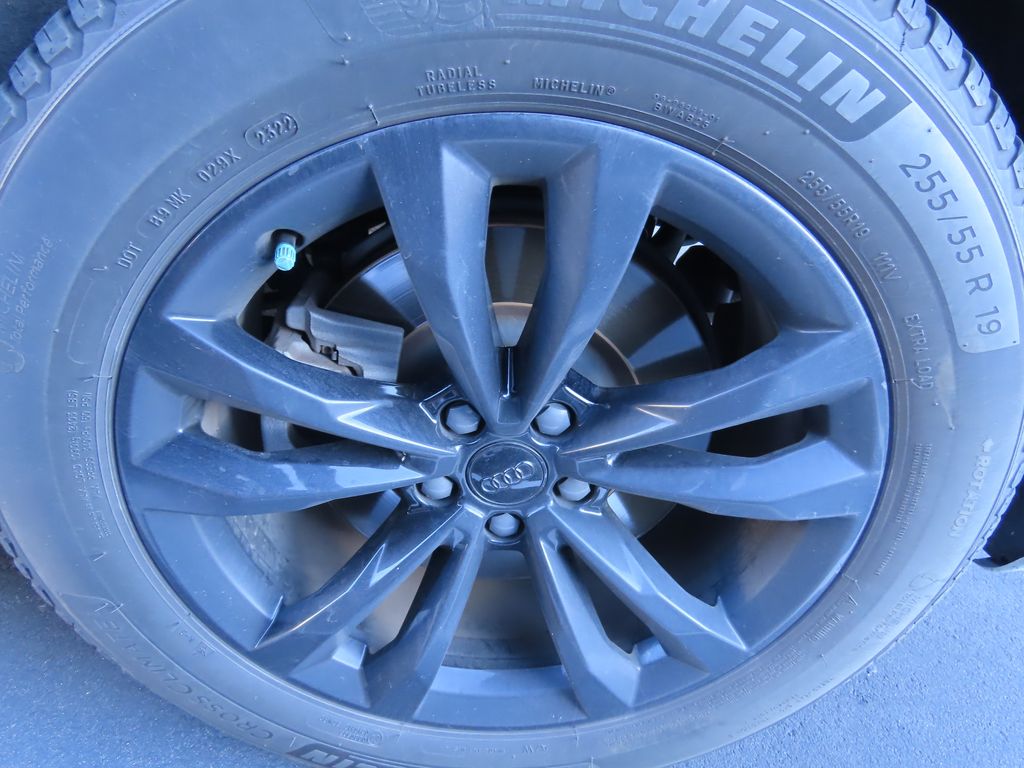 Thumbnail: 2019 Audi Q7 - 16