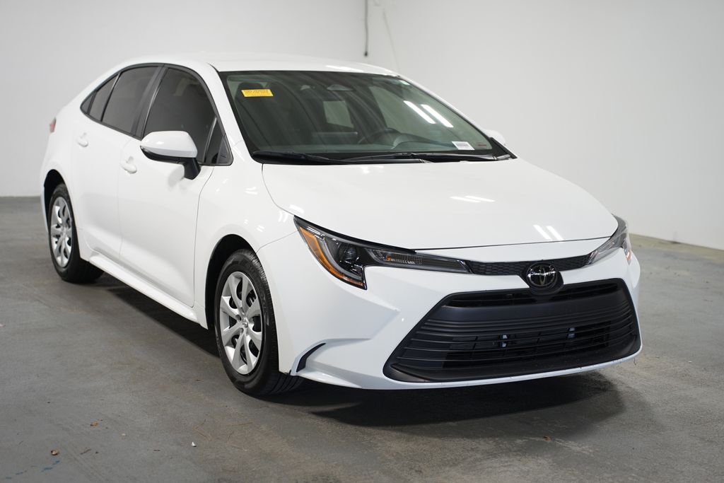 2024 Toyota Corolla LE 3