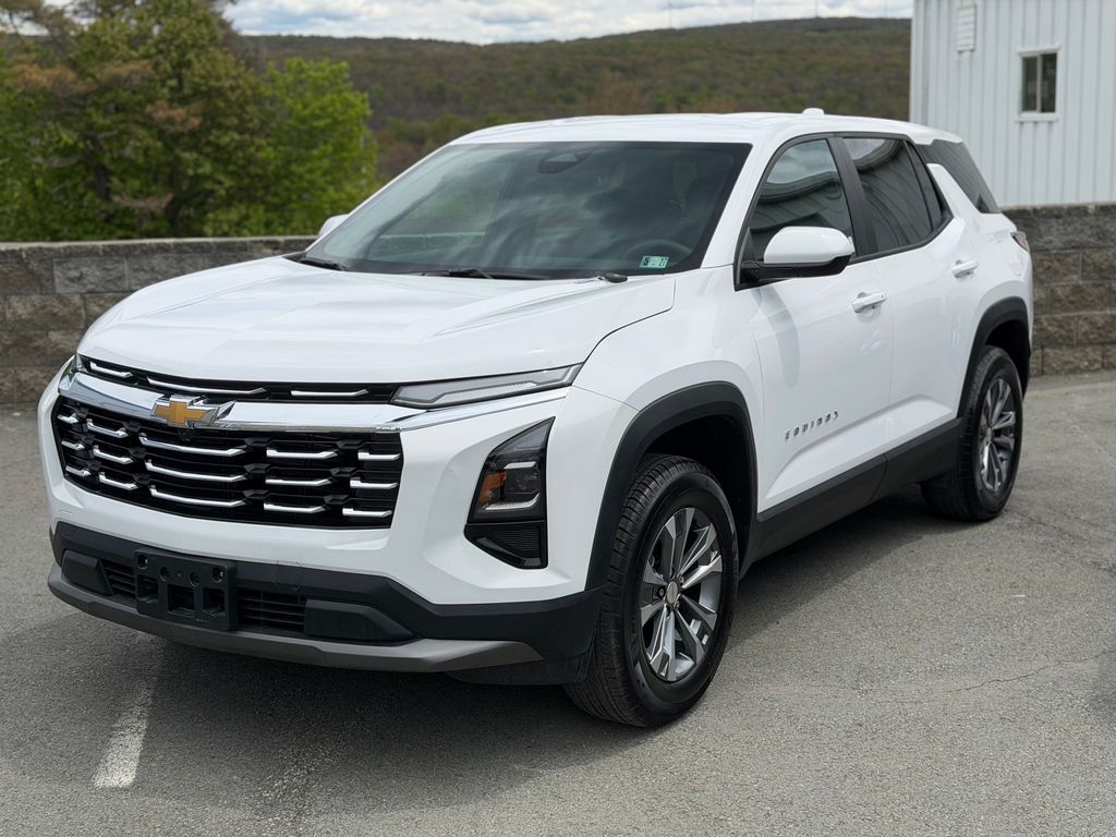 Summit White 2026 Chevrolet Equinox SUV / Crossover Four-Wheel Drive 8-Speed Automatic