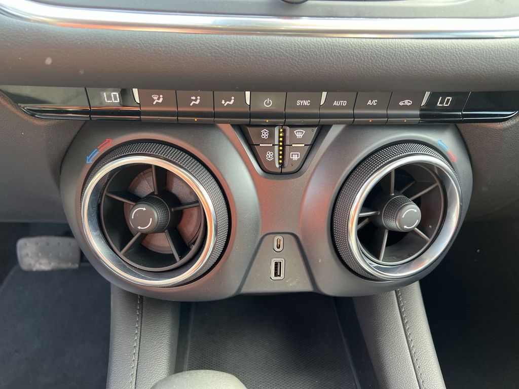 2022 Chevrolet Blazer LT photo