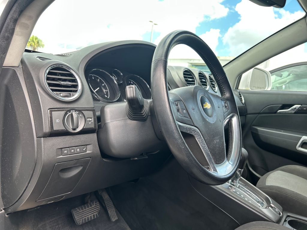 Used 2013 White Chevrolet LT image 8