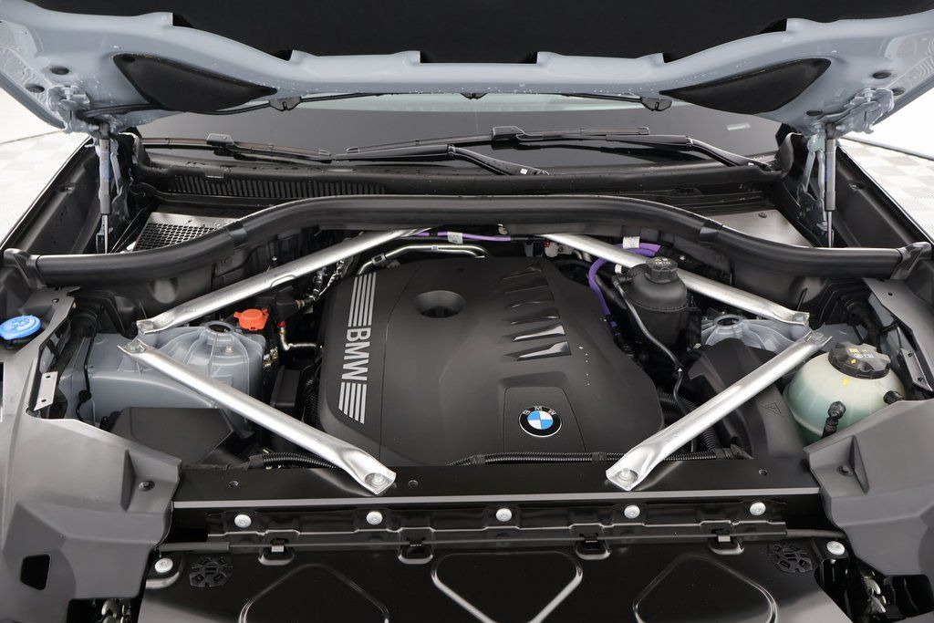 Thumbnail: 2026 BMW X5 - 9