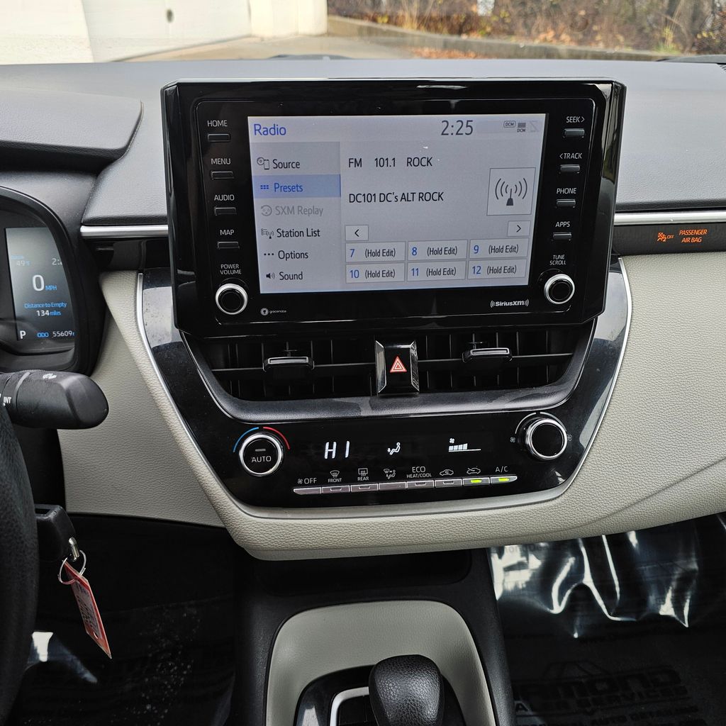 2022 Toyota Corolla LE