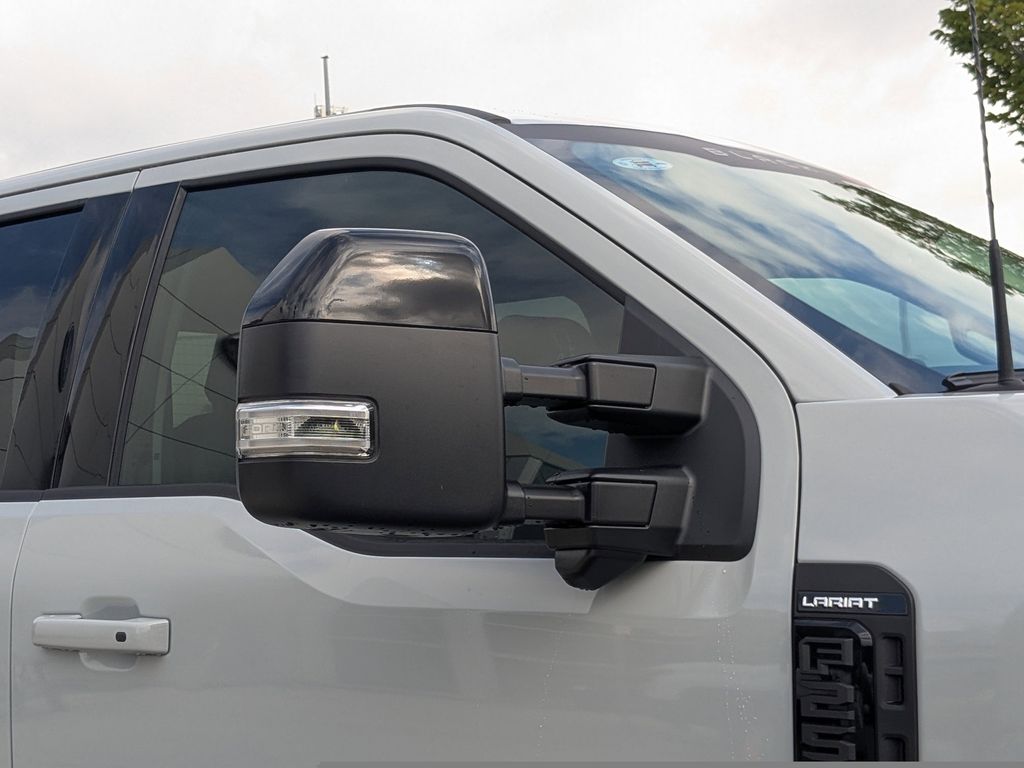 2025 Ford F-250 Super Duty Black Widow